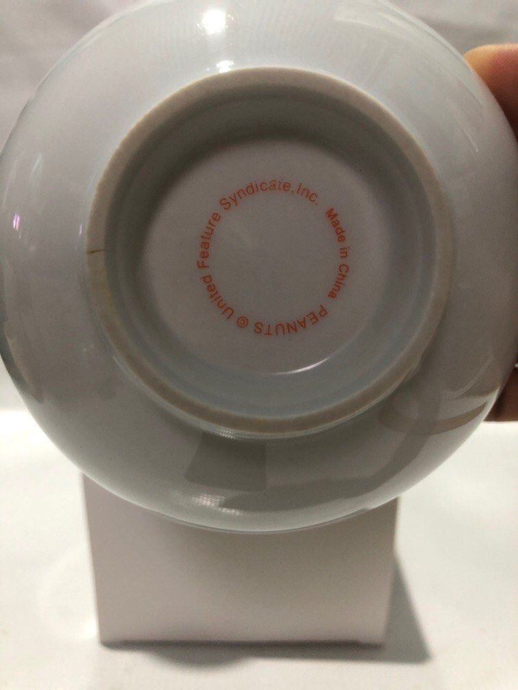 Snoopy Peanuts Bowl and tea cup #2864 (Category: Coffee & Tea Tableware) located in Malabon City. Submitted by mldg.surplus (Listing ID 1312920896, Image 3). Description: MLDG Surplus Reminder: •Expect minimal flaws such as stain, lint, scratches etc. •No reservation, we can accept your offer, but it doesn't mean that the item is reserved. •No other picture. All pictures are posted already. •Color may vary due to lighting. Price may vary without 