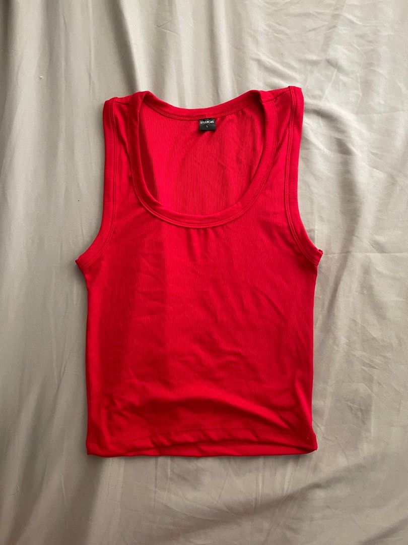 studio 45 red luna tank top (Category: Sleeveless) located in Bulacan. Submitted by jenniferlegaspi (Listing ID 1312908051, Image 1). Description: never used best fits l-xl.