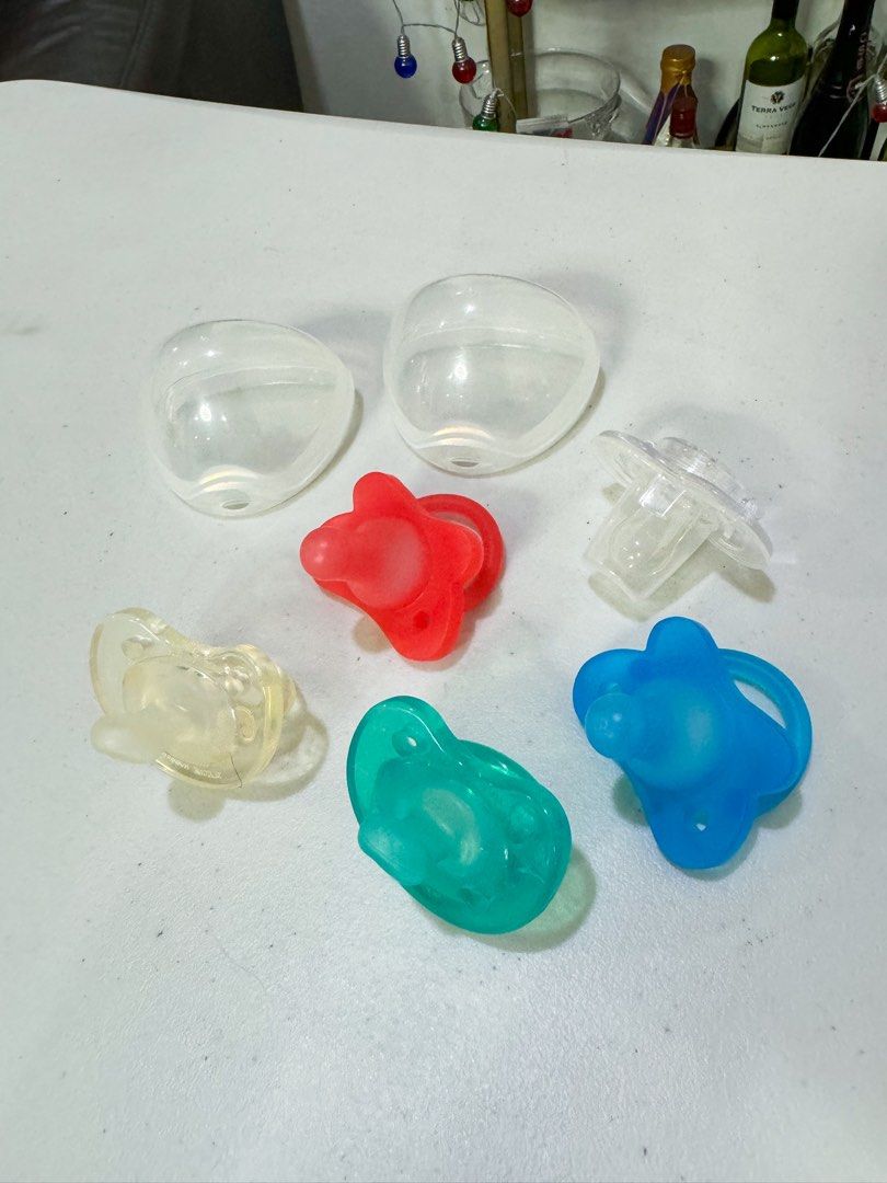 Take All 5pcs Branded Pacifier (Avent, dr.brown, Chicco) (Category: Soothers & Pacifiers) located in Muntinlupa City. Submitted by goldinmygarage (Listing ID 1313026451, Image 2). Description: 1. 1pc Avent Orthodontic Pacifier 2. 2pcs Dr. Brown HappyPaci Silicone 3. 2pcs Chicco Physio Soft Pacifier All 5pcs are worth 1,900php ✔️Tried once but not really used, ayaw ni baby. ✔️Good as new ✔️All items are from my son’s personal NOT from ukay. ✔️Guar