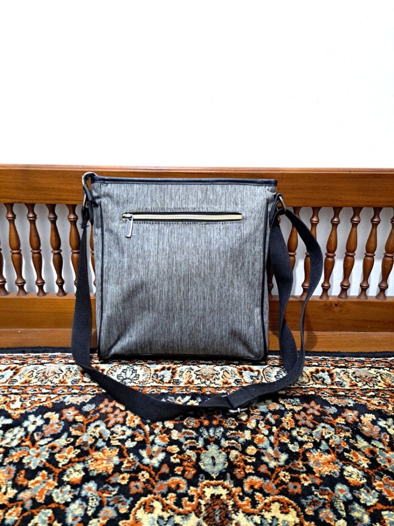 Tas sling bag Giles N Brooks