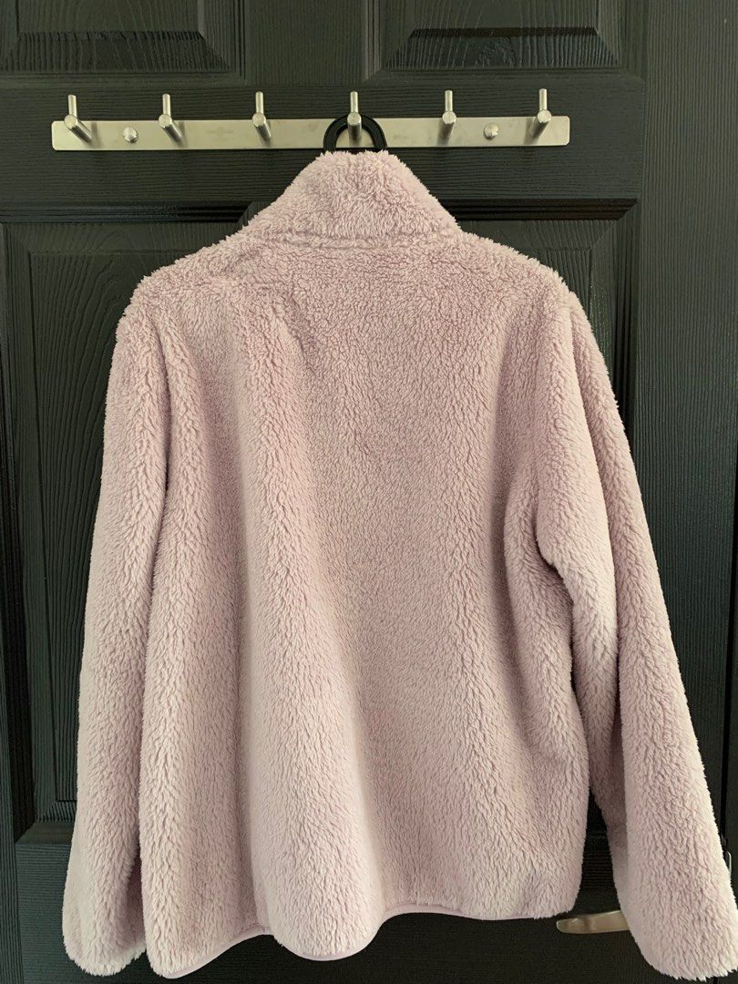 uniqlo lavender fleece full zip jacket (Category: Coats, Jackets and Outerwear) located in Taguig. Submitted by hellokittygirl638 (Listing ID 1312892433, Image 3). Description: used once! comfy and perfect for winter szn~ 💸 mop ⤏ gcash only (NO COD) 📦 mod ⤏ ggx direct, grab or lalamove (NO SCO checkout) 📩 loc ⤏ metro manila delivery fees to be shouldered by the buyer. stricly no meet ups allowed! .