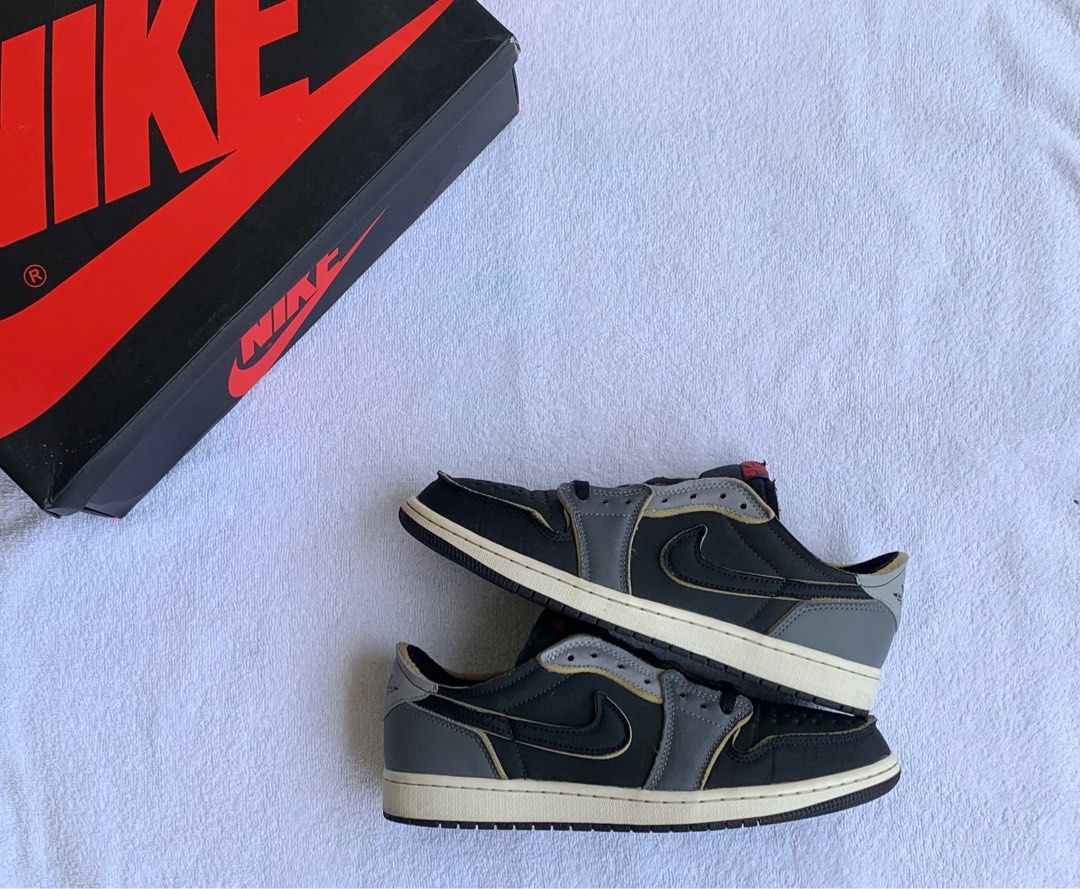 Air Jordan 1 Low OG “Smoke Grey” 💨 (Category: Sneakers) located in Manila. Submitted by 21st.cop (Listing ID 1313067387, Image 1). Description: STEAL 🏷️ Air Jordan 1 Low OG “Smoke Grey” 💨 •Size: 10 US M •Good condition •Php: 5,495 only 💸 Follow FB, IG, & TIKTOK: 21st.cop.