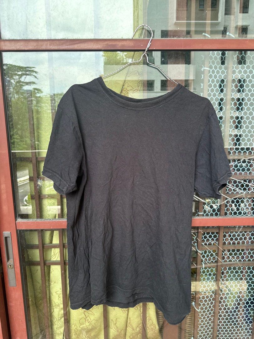 Basic tee combo 3 (Category: Tshirts & Polo Shirts) located in Kuala Lumpur. Submitted by gerobokseken (Listing ID 1313089082, Image 3). Description: 🔒Combo take all 🔒 📌 ABOUT 📌 •H&M stripe tee b&w - Size M ( pit 20” length 27” ) • H&M stripe tee y&b ( longsleeve ) - Size M ( pit 21.5” length 27” ) • Unbranded black tee - Size M ( pit 21” length 27” ) .