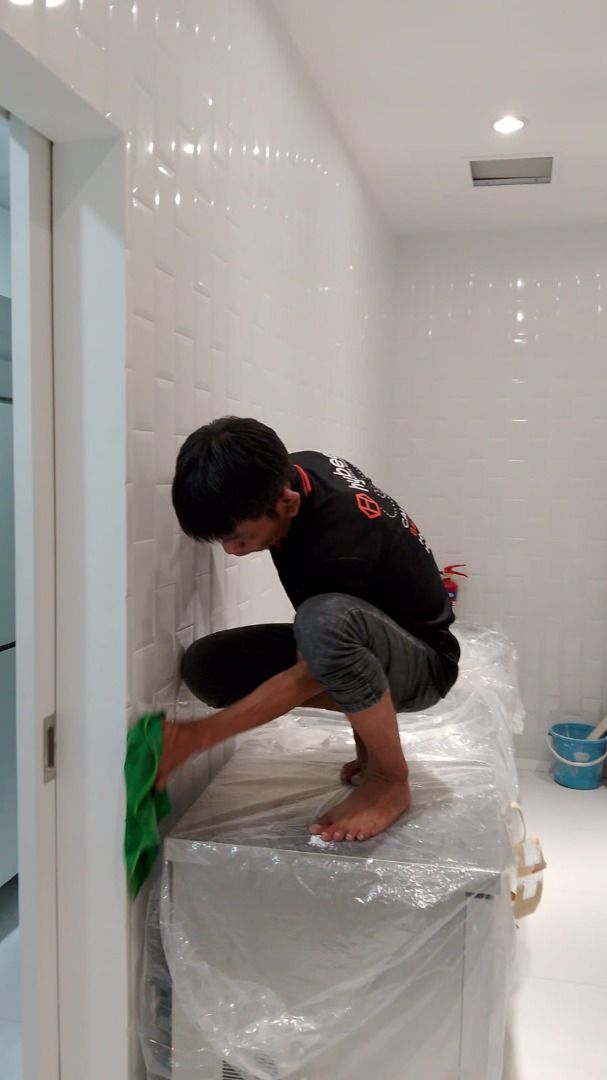 Home Cleaning/ Post Renovation Cleaning/ Moving in out Cleaning/ Post HIP Cleaning/ Deep Cleaning/ Spring Cleaning/ House Cleaning/ Weekly Cleaning/ General Cleaning (Category: Deep Cleaning Services) located in Singapore. Submitted by hybee_ (Listing ID 1302019619, Image 3). Description: ⭐NEA APPROVED LICENSED⭐ Hybee is a professional cleaning company specialized in cleaning your premise. We guarentee you will be 100% satisfied with our service 