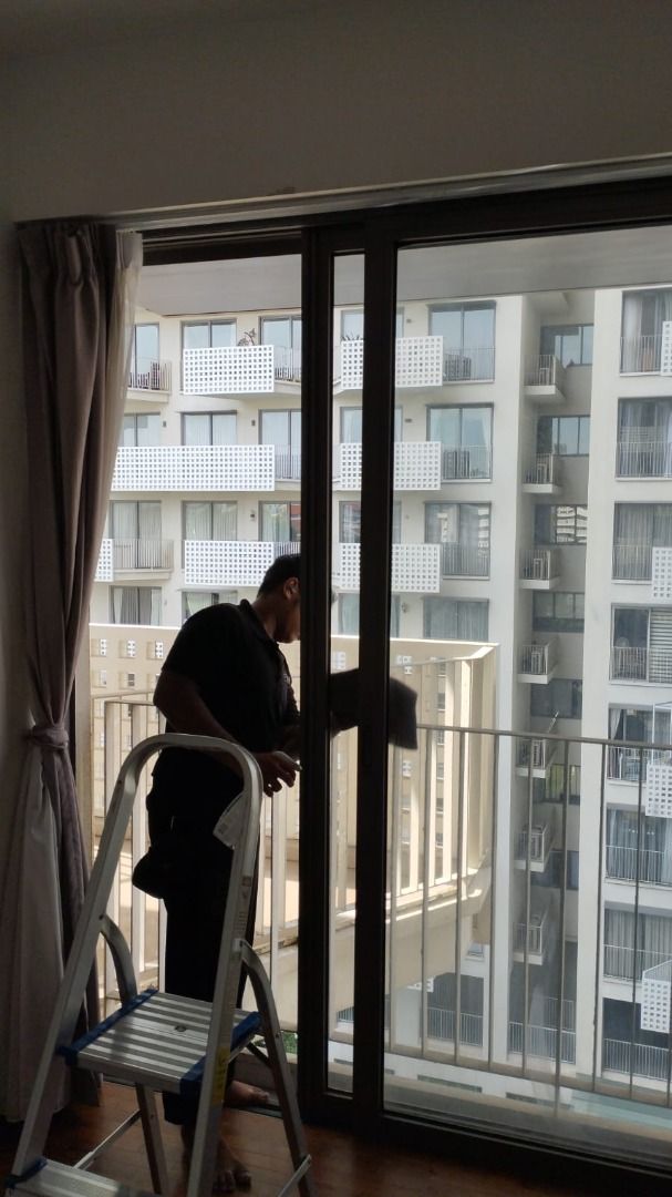 One time House cleaning, Move in/out cleaning, Part time cleaner, Weekly cleaning, Deep cleaning services (Category: Post Renovation Cleaning) located in Singapore. Submitted by hybee_sg (Listing ID 1302019844, Image 3). Description: ⭐NEA APPROVED LICENSED⭐ Hybee is a professional cleaning company specialized in cleaning your premise. We guarentee you will be 100% satisfied with our service . BEST GUARANTEED 🐝 Deep Cleaning (Post Reno, Post Tena