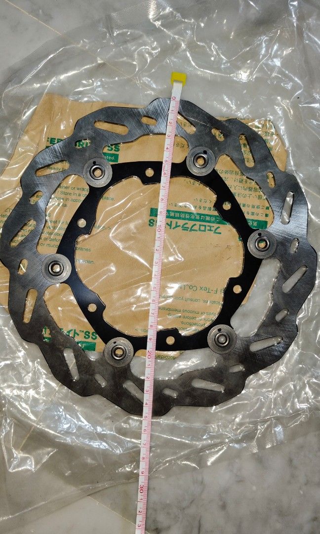 brake disc (Category: Motorcycle Accessories) located in Singapore. Submitted by budendang (Listing ID 1313092511, Image 2). Description: bought wrong. no serial number. pls check size yourself. just take n go. clearing stuff..