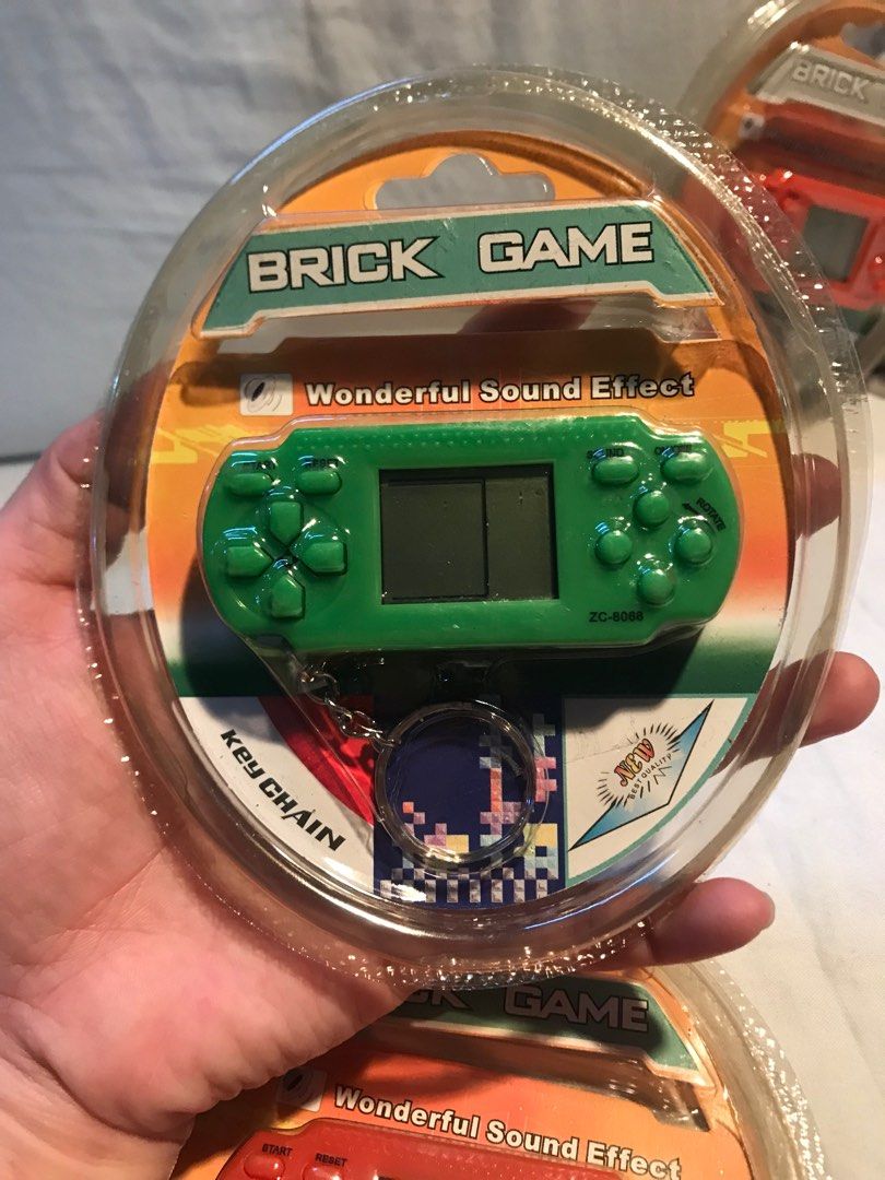 Brick Game Keychain (Category: Character Goods) located in Plaridel. Submitted by collectorscamp (Listing ID 1313175222, Image 3). Description: Brick Game Keychain Working 4pcs for 500.
