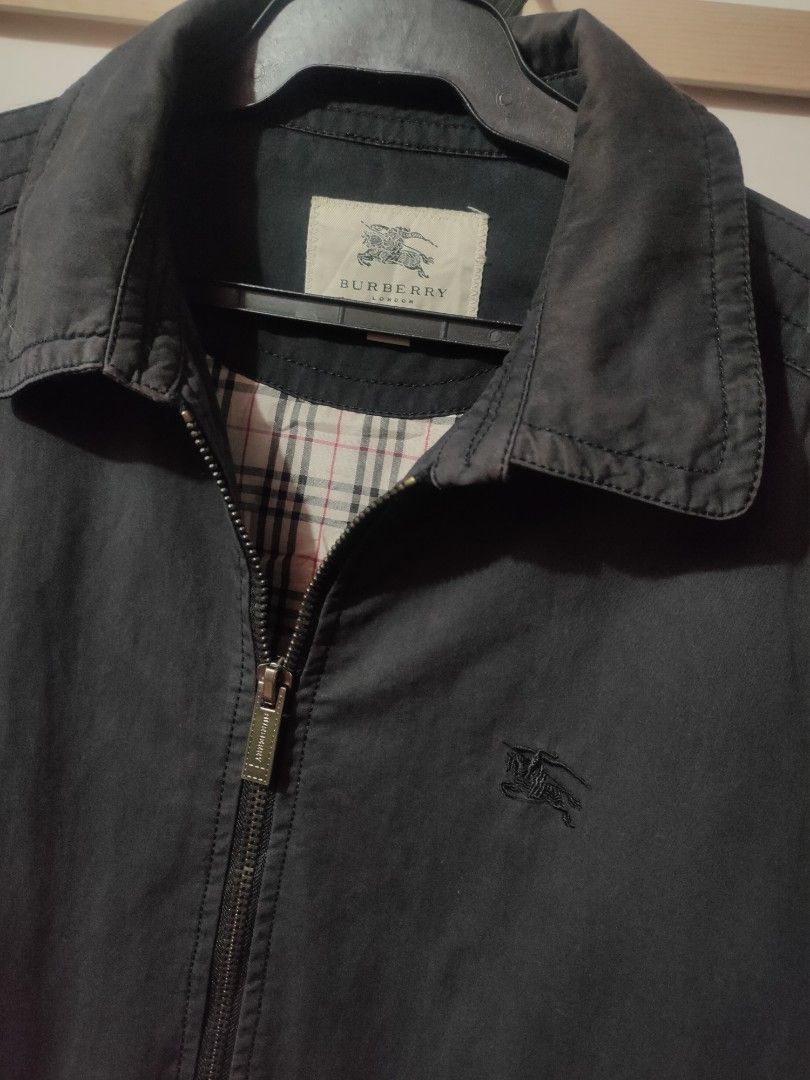 BURBERRY HARRINGTON BLACK Men s Fashion Coats Jackets and Outerwear on Carousell
