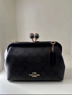 (Category: ) located in . Submitted by luxurious.mall (Listing ID 1313073242, Image 1). Description: .