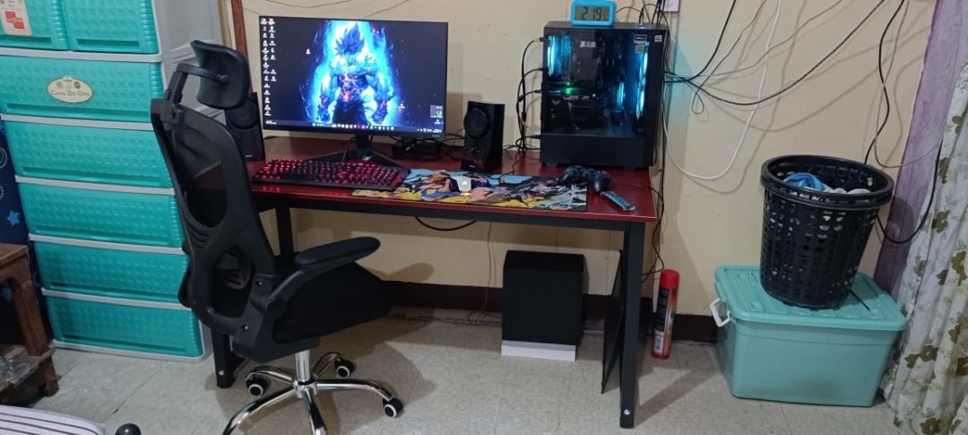 Computer table and chair (Category: Desktops) located in Pasig City. Submitted by olxph_97084647 (Listing ID 1313094892, Image 2). Description: Hi im selling a computer table and chair, please see the picture below. RFS:decluttering For pickup at lifehomes pasig city.