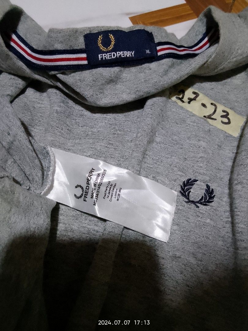 Fred Perry Tshirt (Category: Activewear) located in Naga. Submitted by catimbange25697 (Listing ID 1313226843, Image 1). Description: excellent needwash ✨ w23 L27INCHES ₱ 400+. sfee location bikol 🌶️ thank you admin.