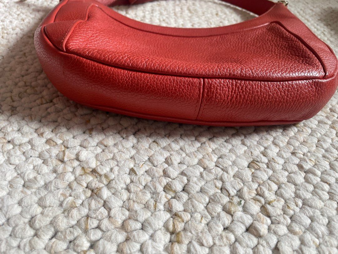 Furla Hobo Sling (Category: Luxury Bags & Wallets) located in Cabuyao City. Submitted by chinitopoohbear (Listing ID 1313051520, Image 3). Description: .
