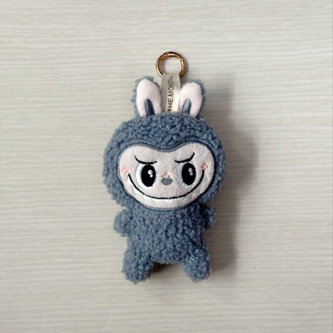 Gantungan Kunci Labubu Grey Import Thailand, Barang Mewah, Tas & Dompet