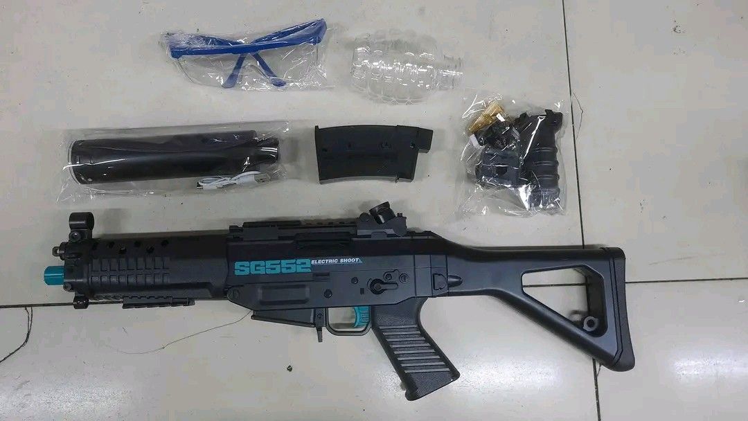 Gel blaster toy gun (Category: Action & Battle Toys) located in Manila. Submitted by bongsy999mall (Listing ID 1313176295, Image 2). Description: .