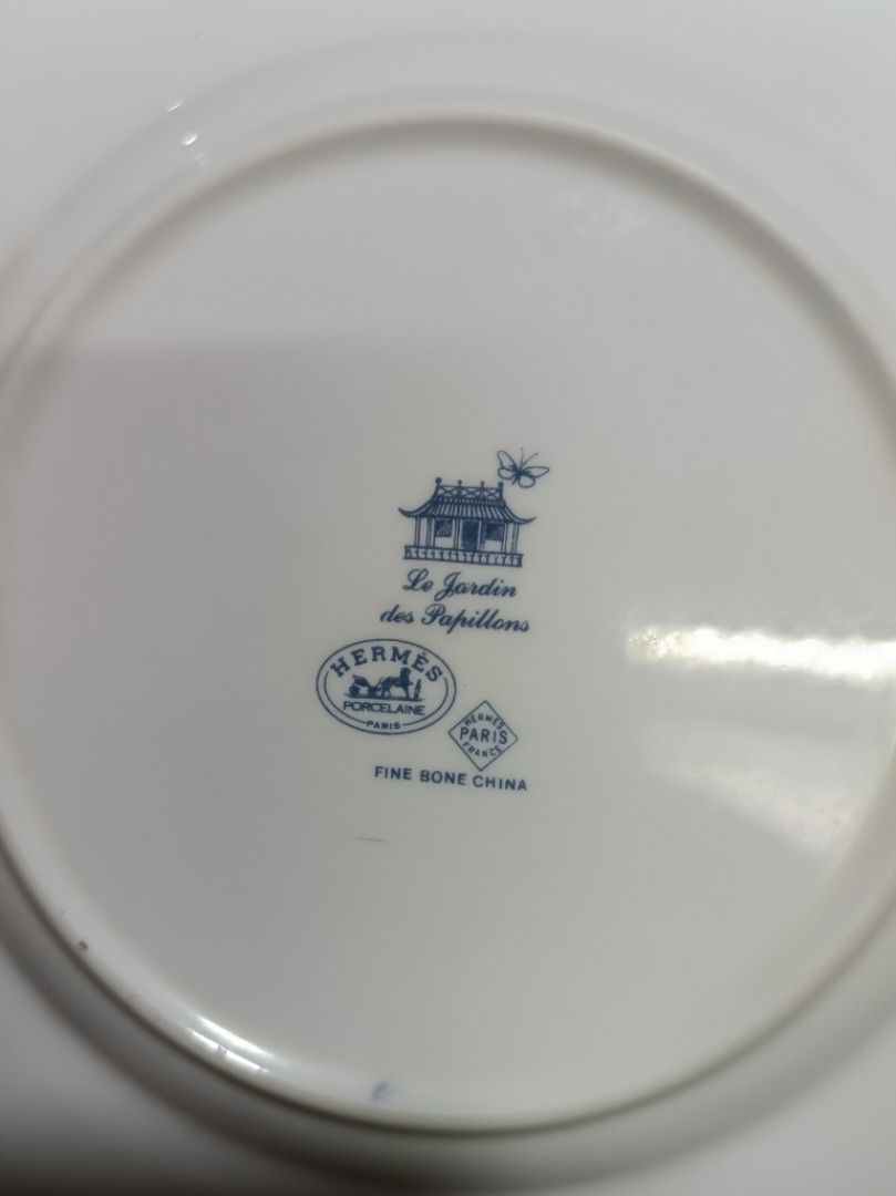 Hermes Jardin De Papillon Dessert Plate (Category: Dinnerware & Cutlery) located in Bulacan. Submitted by jap.aniks27 (Listing ID 1313092420, Image 2). Description: Hermes Jardin De Papillon Dessert Plate 20.5Cm.