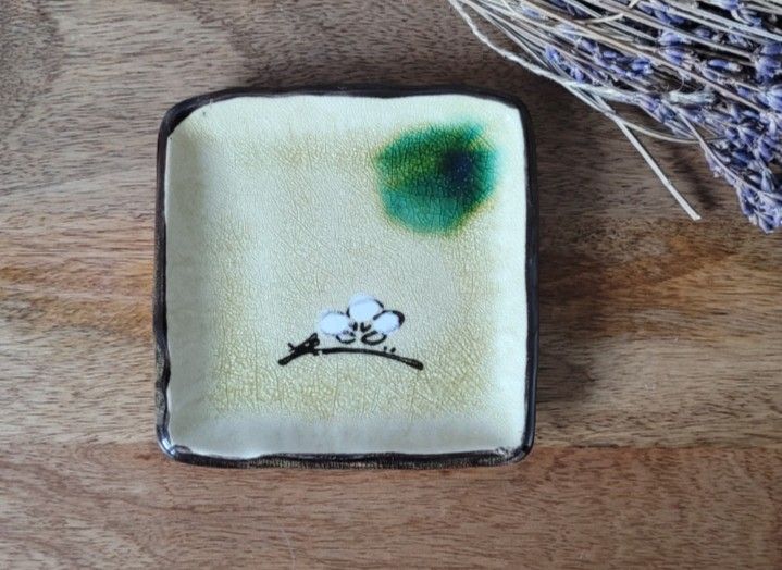 Japan Vintage Studio Ceramic Pottery Dish Flat Trinket (Category: Other Kitchenware & Tableware) located in Imelda. Submitted by japansurpluscollection (Listing ID 1313161592, Image 3). Description: Japan vintage collectible mura nalang compare sa orig price These perfect little dishes are great for pickled tsukemono, small sweets for tea ceremonies, pillar candles, soaps or even as coasters. 4.5" square x 0.75"h Microwave, dishwasher safe. Made 