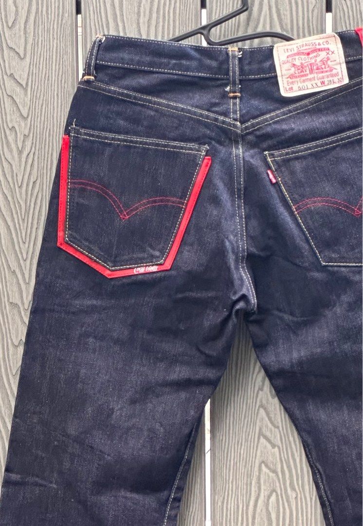 Size 28 levi jeans sale