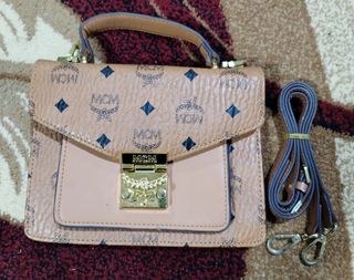(Category: ) located in . Submitted by aqocollection83 (Listing ID 1313167476, Image 1). Description: .