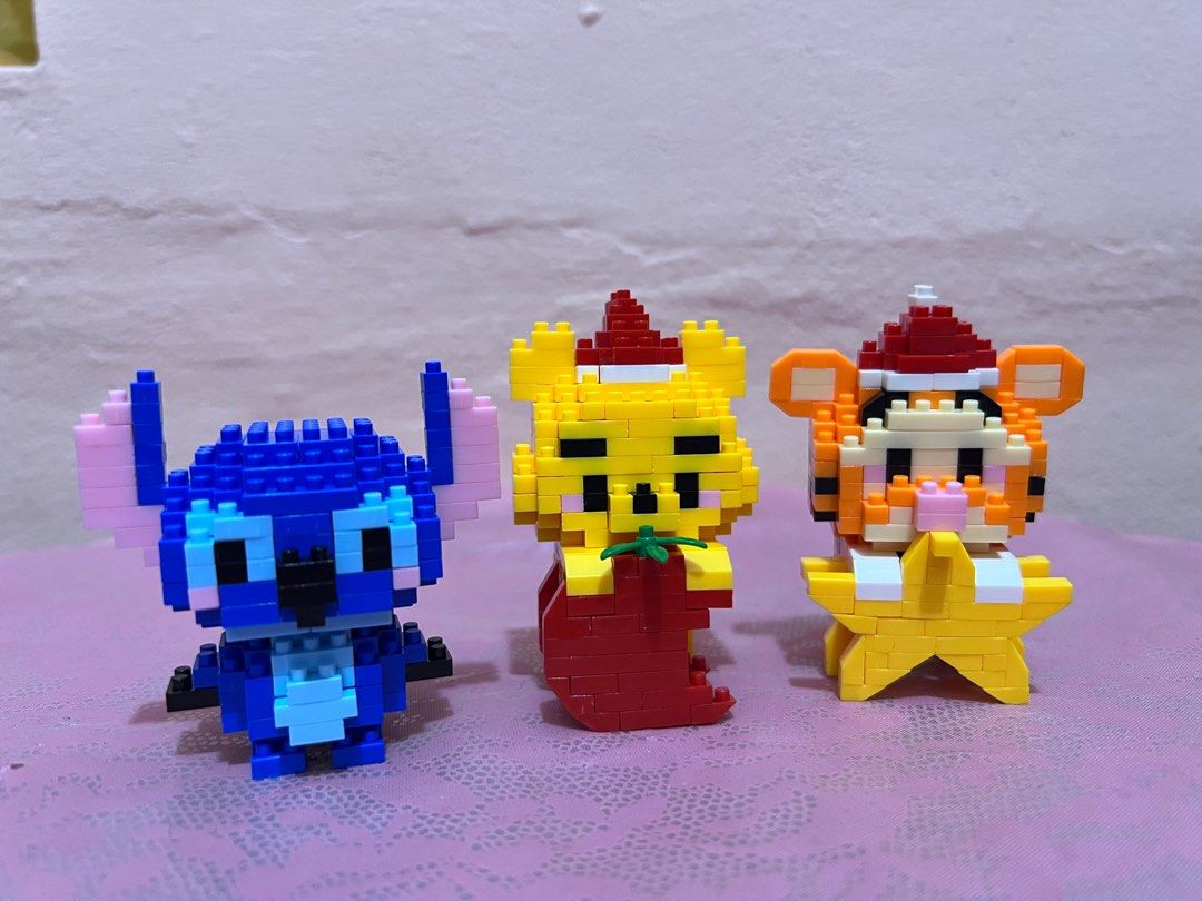 Mini Bricks (Category: Lego & Building Sets) located in Singapore. Submitted by meiteng96 (Listing ID 1305555002, Image 6). Description: 1 for $2 2 for $3 休息在家玩手机看视频 不如拼个迷你积木吧 把它从一堆小零件 拼好 成一个可爱卡通 满满的成就感🫶🏻 不管是送人还是自己玩 都可以 现货不多 有兴趣可以pm 新加坡面交.