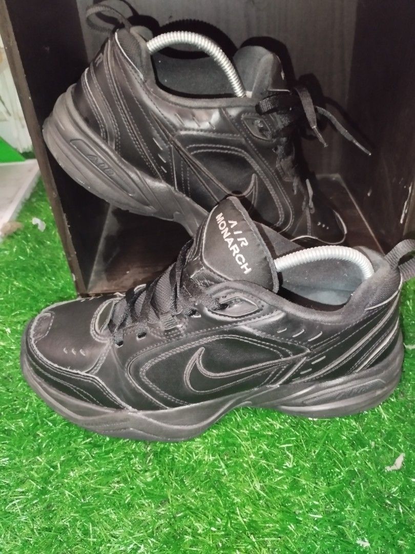 Air monarch triple black clearance