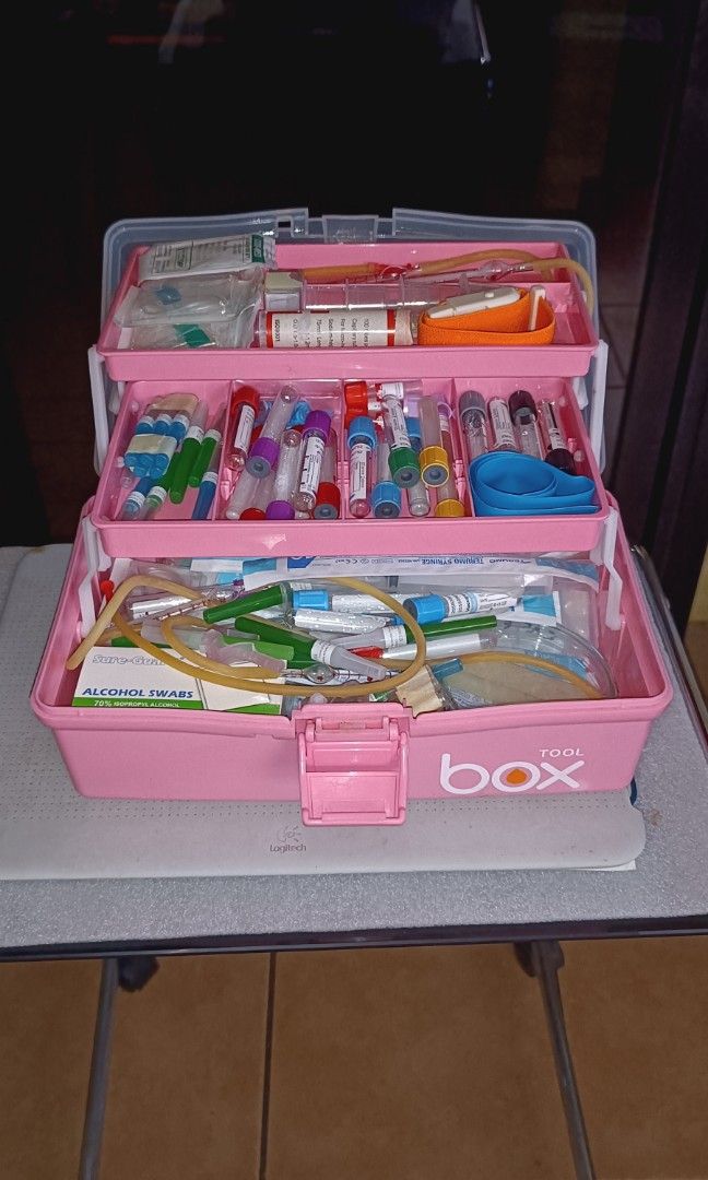 Phlebotomy Kit for Medtech Student (Category: Medical Supplies & Tools) located in Muntinlupa City. Submitted by k2508 (Listing ID 1313071580, Image 3). Description: Phlebotomy kit for medtech student, 3 layer kit, original price is 2.6k and sell for only 1.8k.