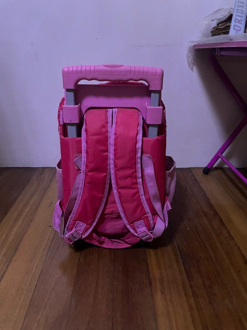 Pre Loved Peppa Pig Trolley Bag (Category: Babies & Kids Fashion) located in Pasay City. Submitted by mendozaann25070 (Listing ID 1313225257, Image 2). Description: Pre Loved Peppa Pig Condition:8/10 .