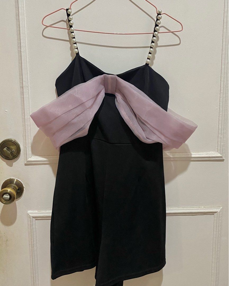Prettiest Bow Romper with Pearl Detailing (Category: Rompers) located in Tarlac. Submitted by sweetluvr99 (Listing ID 1313194720, Image 2). Description: 𐙚 Size: Small 𐙚 Has zipper at the back 𐙚 Worn once, no flaws !! 💌 MOP: GCash 💌 MOD: J&T 📍Tarlac City Note: Color may vary due to lighting .