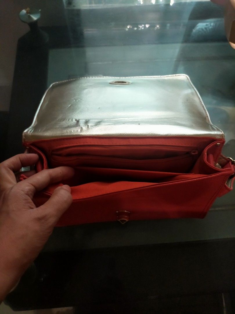 Red Body bag/ shoulder from japan (Category: Cross-body Bags) located in Quezon City. Submitted by jham.rose.2026 (Listing ID 1313128216, Image 3). Description: body/ shoulder bag.