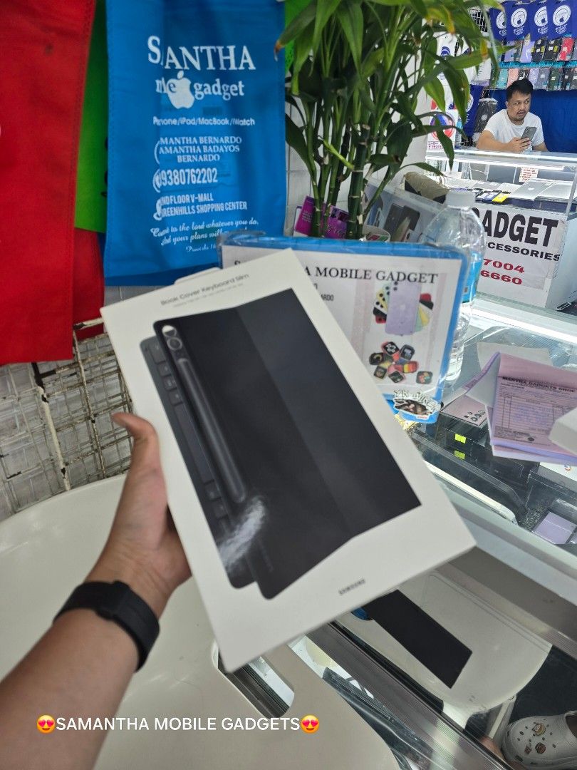 Samsung Galaxy Original Keyboard For Tab S9 Plus (Category: Computer Keyboard) located in Manila. Submitted by lenweltong05295 (Listing ID 1313115547, Image 2). Description: Samsung Galaxy Original Keyboard For Tab S9 Plus Brandnew Sealed with Warranty onhnd Stock.