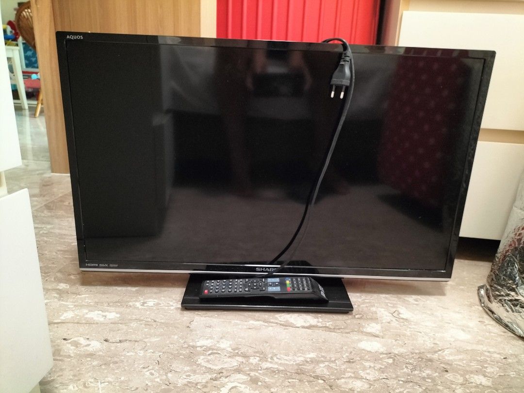 Sharp TV (Category: TV) located in Singapore. Submitted by minggo9 (Listing ID 1313078102, Image 1). Description: selling Only TV, look like new and working fine...