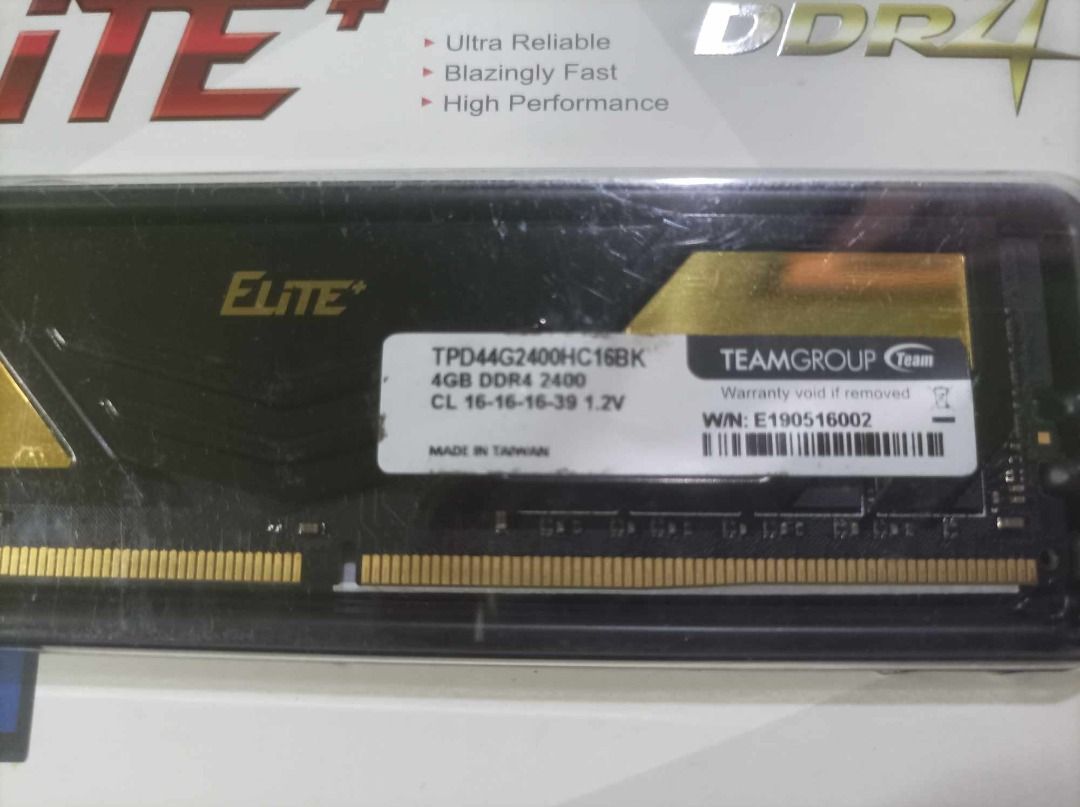 Team Elite 4GB DDR4 2400Mhz (Category: Computer Parts) located in Muntinlupa City. Submitted by CollectorsAccounts (Listing ID 1313149629, Image 2). Description: 1pc - 800 PHP 4pcs - 3000 PHP take all NEGOTIABLE Complete in Box with Receipts from EasyPC Bought last 2019 and was used until now. RFS: Bought a higher clock frequency ram for my system unit. Can do meet up around Muntinlupa area only. Delivery: Lalamove, Grab, LBC.