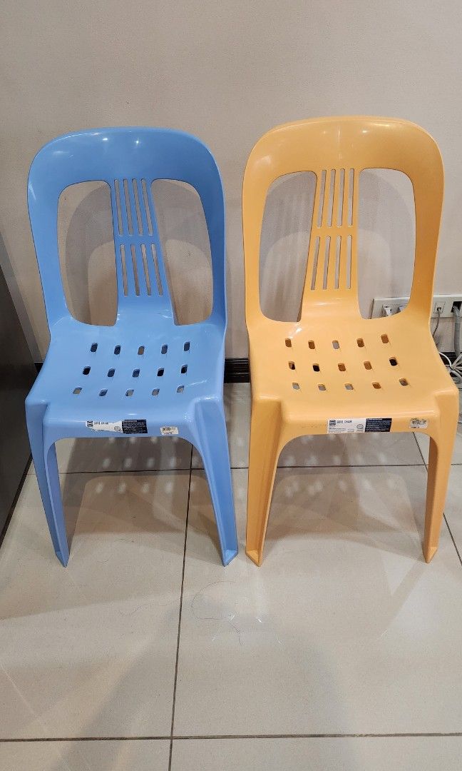Uratex chair (Category: Chairs) located in Makati City. Submitted by carwtan90 (Listing ID 1313126875, Image 1). Description: .