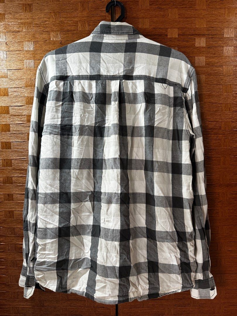 Kemeja vans off the wall top