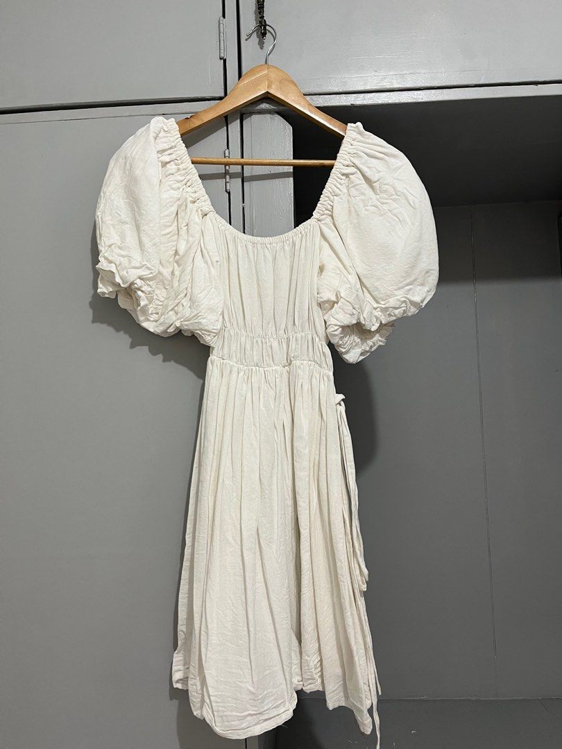 White Puff Sleeves Linen Mini Dress (Category: Dresses) located in Quezon City. Submitted by thriftelier (Listing ID 1313083233, Image 2). Description: .