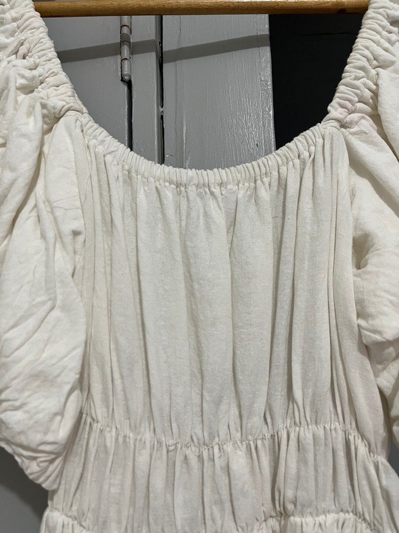 White Puff Sleeves Linen Mini Dress (Category: Dresses) located in Quezon City. Submitted by thriftelier (Listing ID 1313083233, Image 3). Description: .