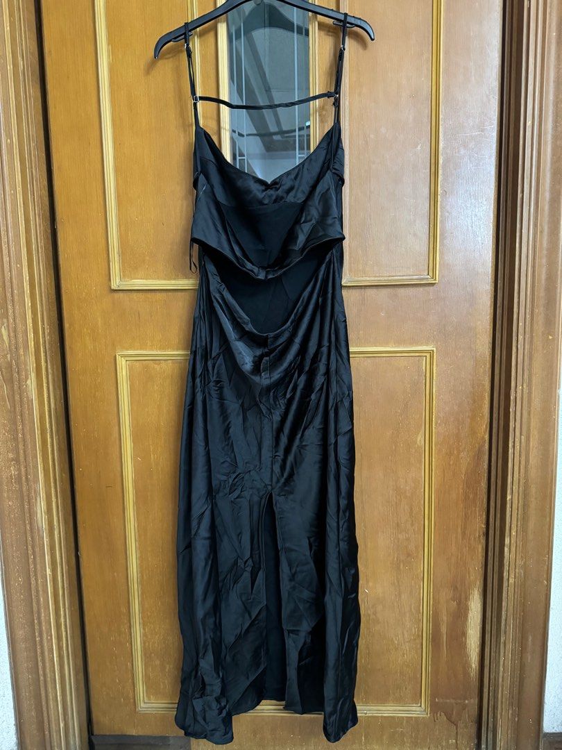 black dress aritzia Aritzia Babaton Black Sleeveless V-neck Mini Office Tank Sheath Dress Size 4