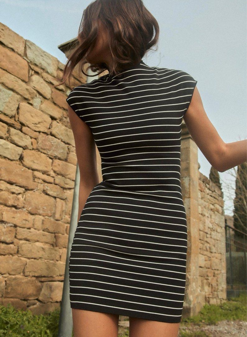 short stretch knit dress zara STRETCH KNIT CUT OUT DRESS - Black