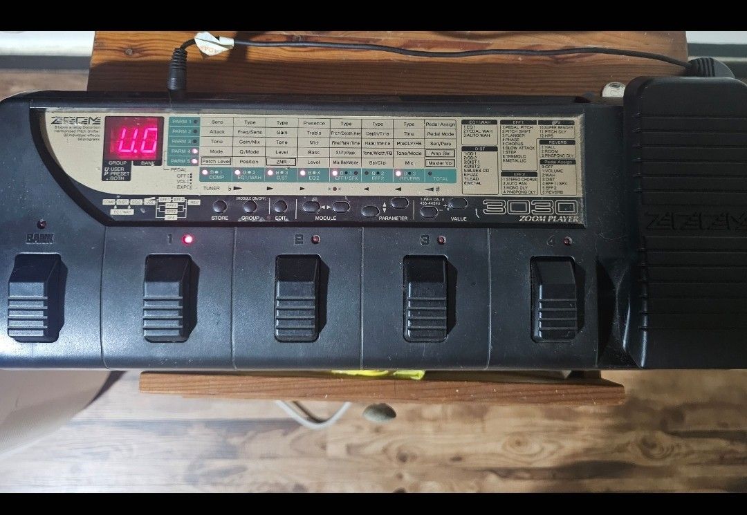 Zoom 3030, Hobbies & Toys, Musical Instruments on Carousell