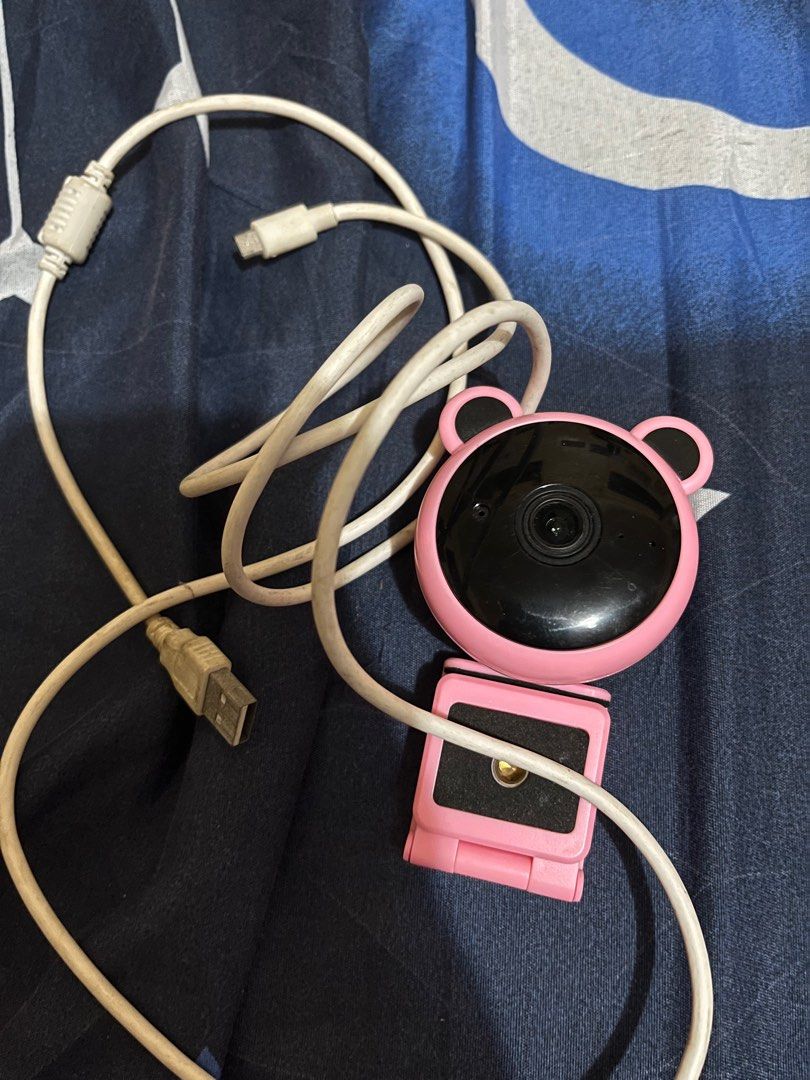 1080P HD WEBCAM W/ MIC (Category: Webcams) located in Las Pinas. Submitted by jamesmortilla (Listing ID 1313382516, Image 2). Description: 1080P HD WEBCAM W/ MIC - Still works in HD, I tested it - Issue: The connection cord is a bit loose, but it works if you place it a certain way. It’s a micro usb cord. Originally bought for PHP729 Slightly negotiable Payment methods: Gcash (payment first) Delivery via Lalamove or J&T. Shipping fee shouldered b