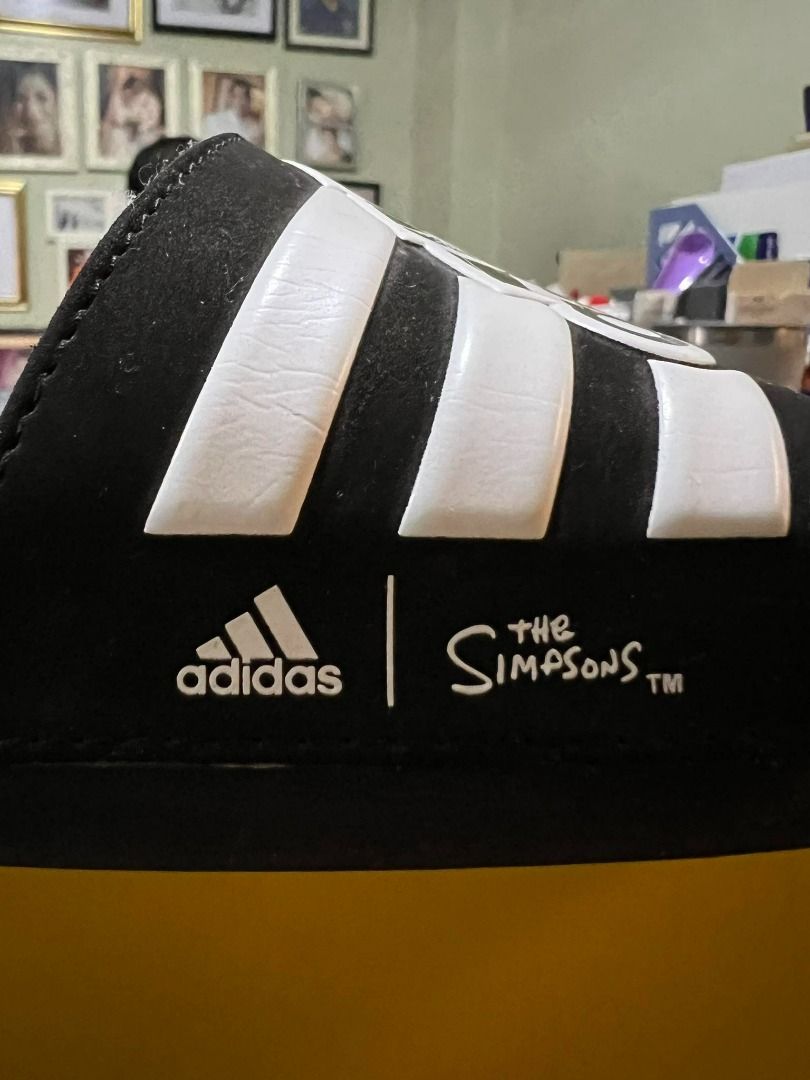 Adidas Adilette Comfort Slides (Category: Slippers & Slides) located in Makati City. Submitted by andre_esque (Listing ID 1313325137, Image 3). Description: Authentic Adidas Slides Size - Men's US 5 Comes with box.