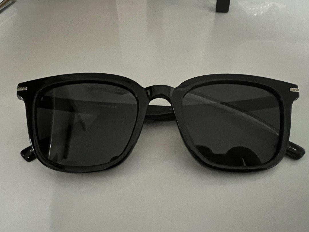 Blue Elephant Dustin Black Sunglasses, Women's Fashion