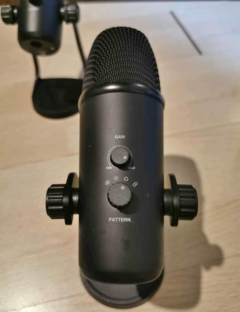 BOYA PM700 USB MICROPHONE (Category: Microphones) located in Quezon City. Submitted by ramil.john34 (Listing ID 1313295239, Image 2). Description: Selling my BOYA PM700 MIC USB MICROPHONE Good as new. Super Rarely used. RFS: Hindi na nagagamit. Bought Price: Php 4,537 Selling Price: Php 3500.