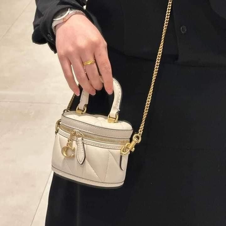 CCH MICRO TRAIL BAG Wht (Category: Luxury Bags & Wallets) located in Manila. Submitted by yana.aki (Listing ID 1313366383, Image 1). Description: CCH Micro Trail Bag 18*26*7cm P1,700.