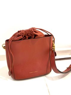 小CK Charles & Keith 水桶袋 $6064209179310339110