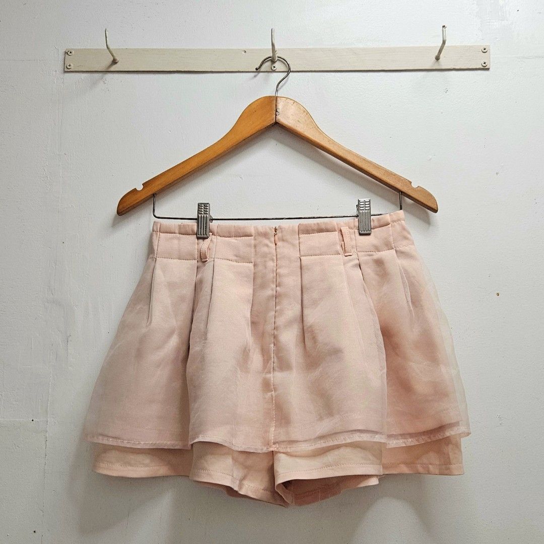 cute pink fluff skort (Category: Skirts) located in Manila. Submitted by loith (Listing ID 1313364505, Image 2). Description: cute pink fluff skort best fits 28-29" waistline; high waist rfs: does not fit me anymore ☹️ strengths: - used 2-3x - color is still 10/10 - zipper still functions well - fabric is thick - it's a skort, so the inner lining are shorts so it's very comfortable to wear - looks very pretty and preppy in person! - see when worn