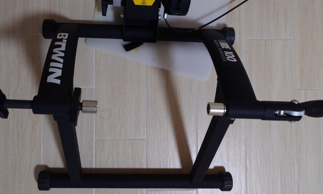Decathlon Turbo Trainer Van Rysel RCR 100 Magnetic Black