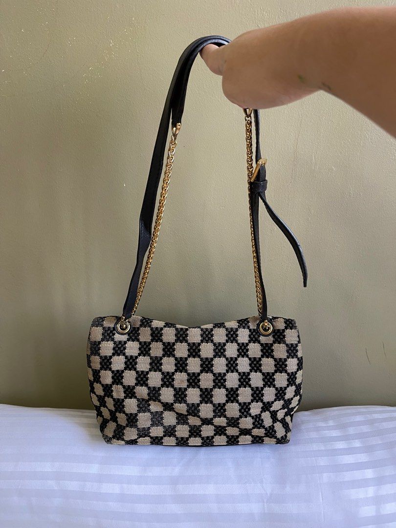 Furla Metropolis Tweed (Category: Luxury Bags & Wallets) located in Paranaque City. Submitted by charlie.ph (Listing ID 1313317664, Image 3). Description: 8.5 /10 .