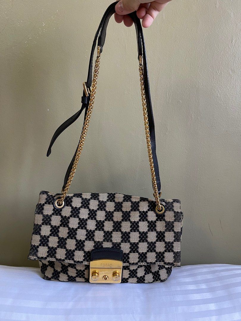 Furla Metropolis Tweed (Category: Luxury Bags & Wallets) located in Paranaque City. Submitted by charlie.ph (Listing ID 1313317664, Image 2). Description: 8.5 /10 .