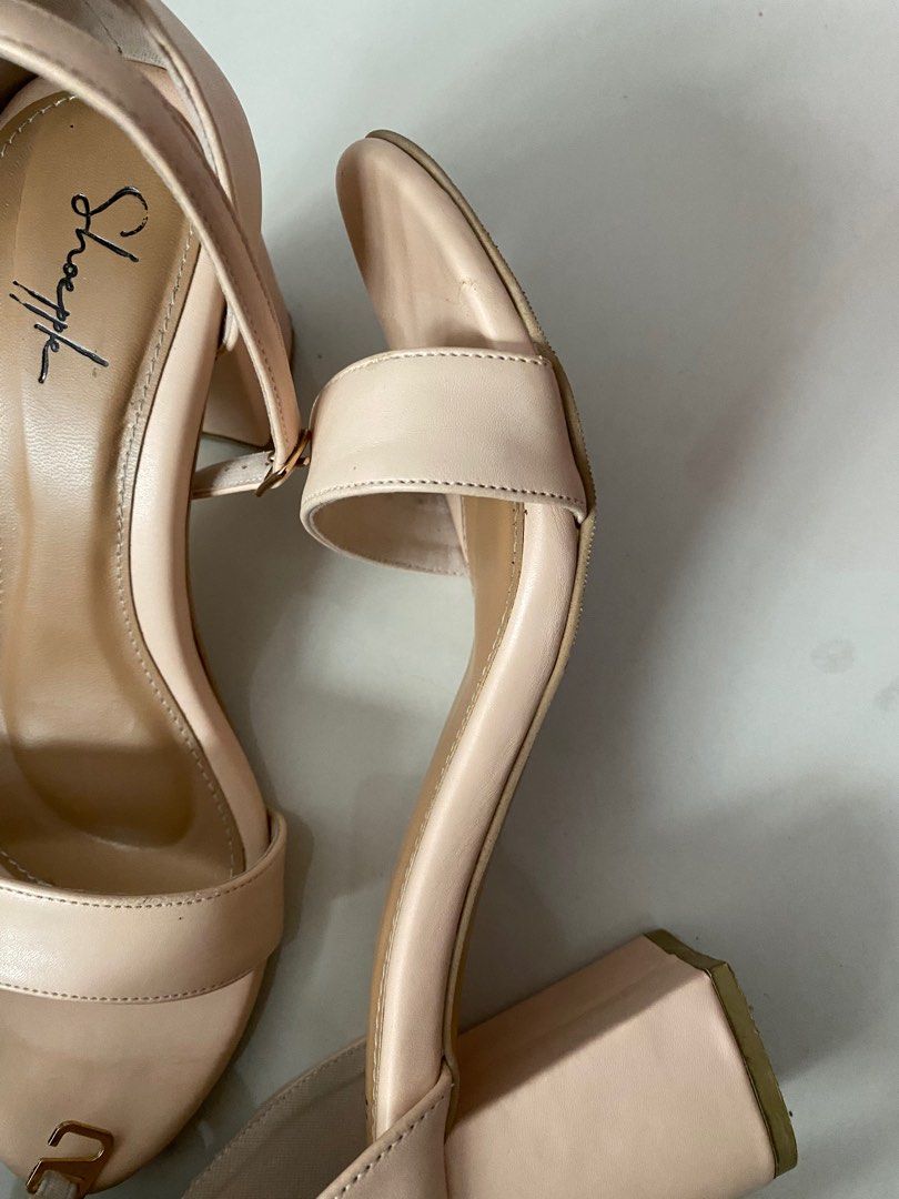 High heels warna nude pink