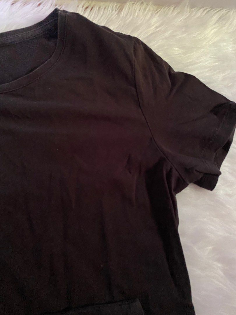 H&M basic (Category: Shirts) located in Cabanatuan. Submitted by rcmanuel (Listing ID 1313303485, Image 3). Description: As seen sa photo pero wearable pa din. I can free this depende sa purchase. Medium frame.